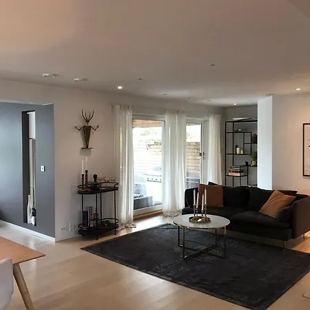 Beautiful With Free Private Parking Villa