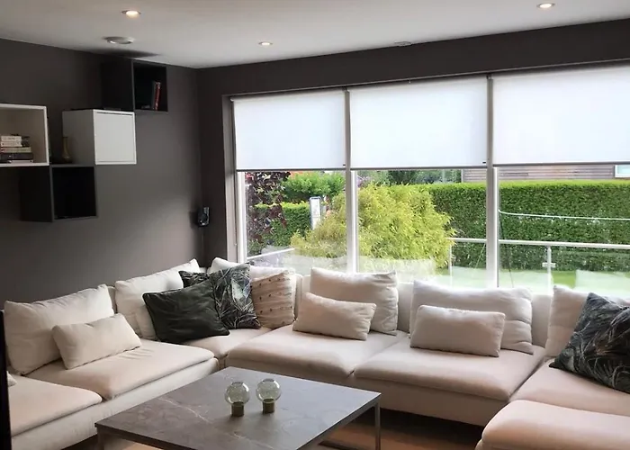 Beautiful With Free Private Parking Villa *