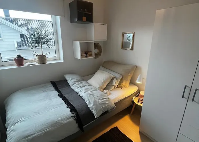 Beautiful With Free Private Parking Villa *