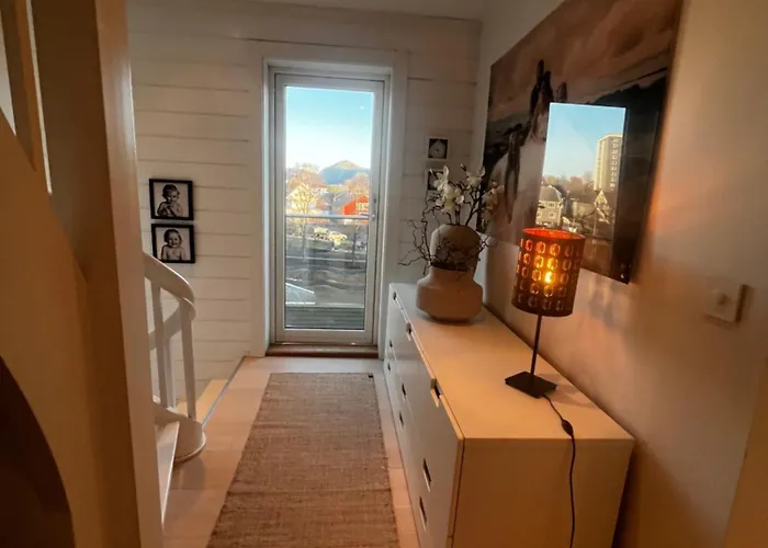 Beautiful With Free Private Parking Villa