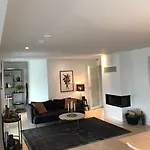 Villa Beautiful With Free Private Parking *